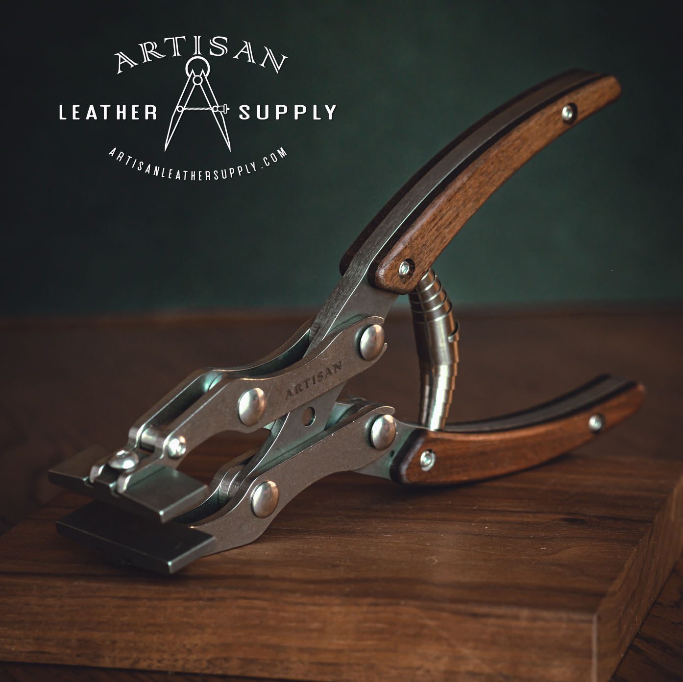 Parallel Leather Clamp